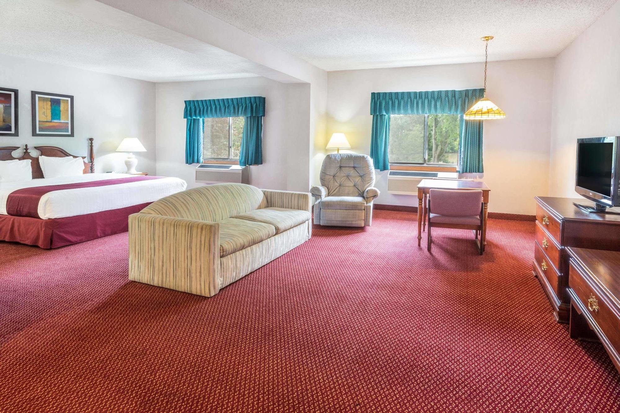 Days Inn By Wyndham Tiffin Экстерьер фото
